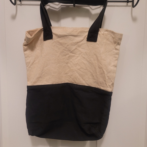 Barbie tote 🩷 from Mattel Barbie line in 2011 - Picture 3 of 6